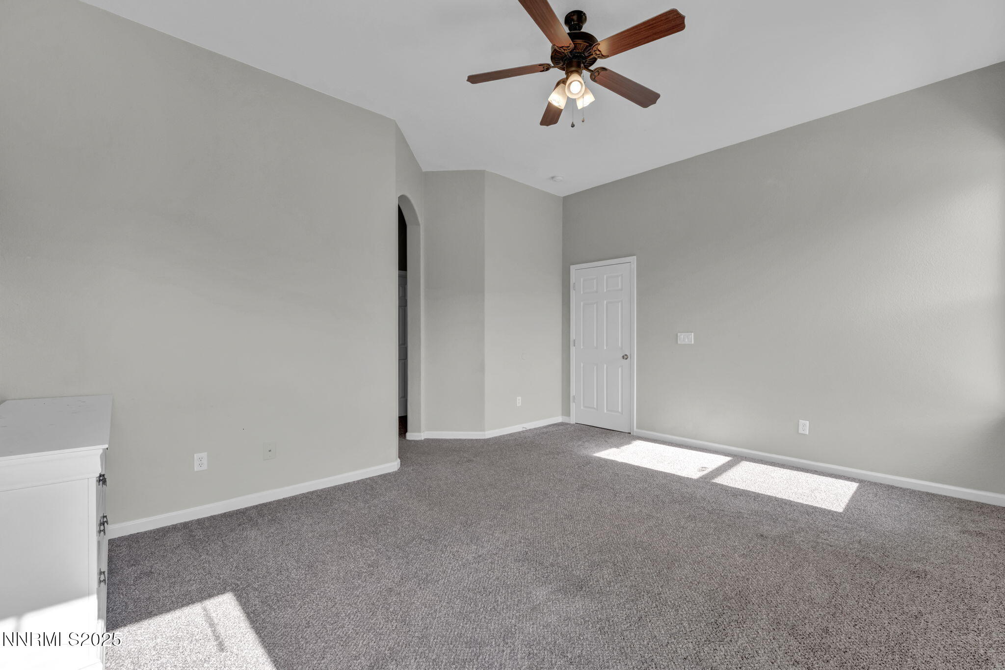 908 Jones Way Property Photo 20