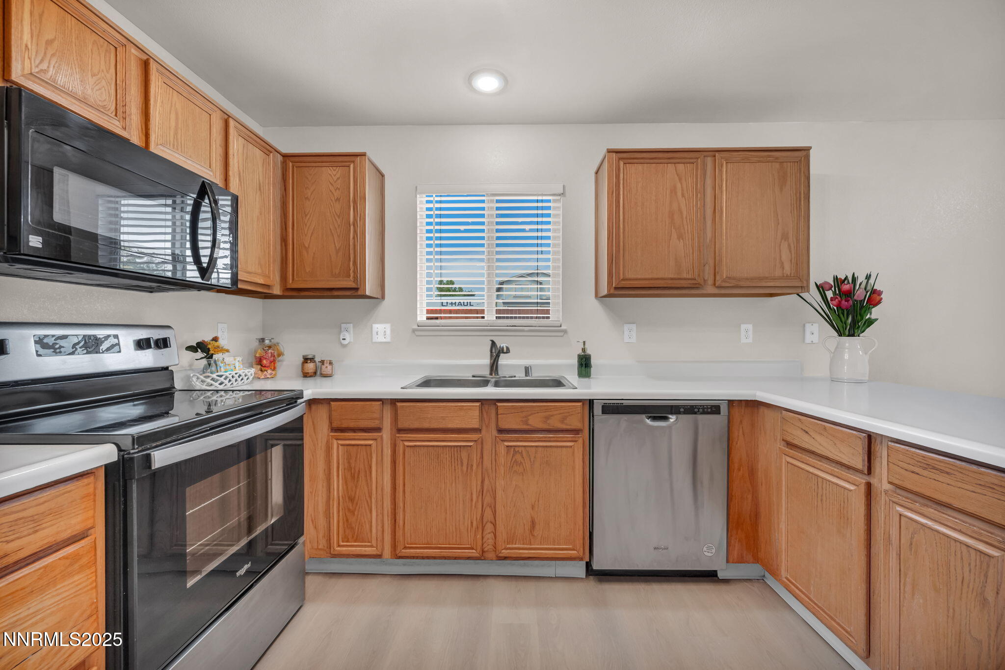 6505 Galice Court Property Photo 10