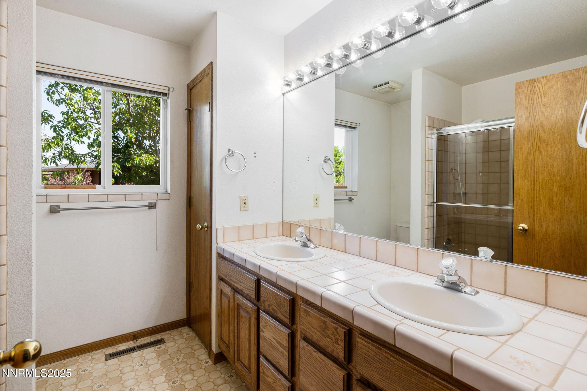 7205 Lingfield Drive Property Photo 21