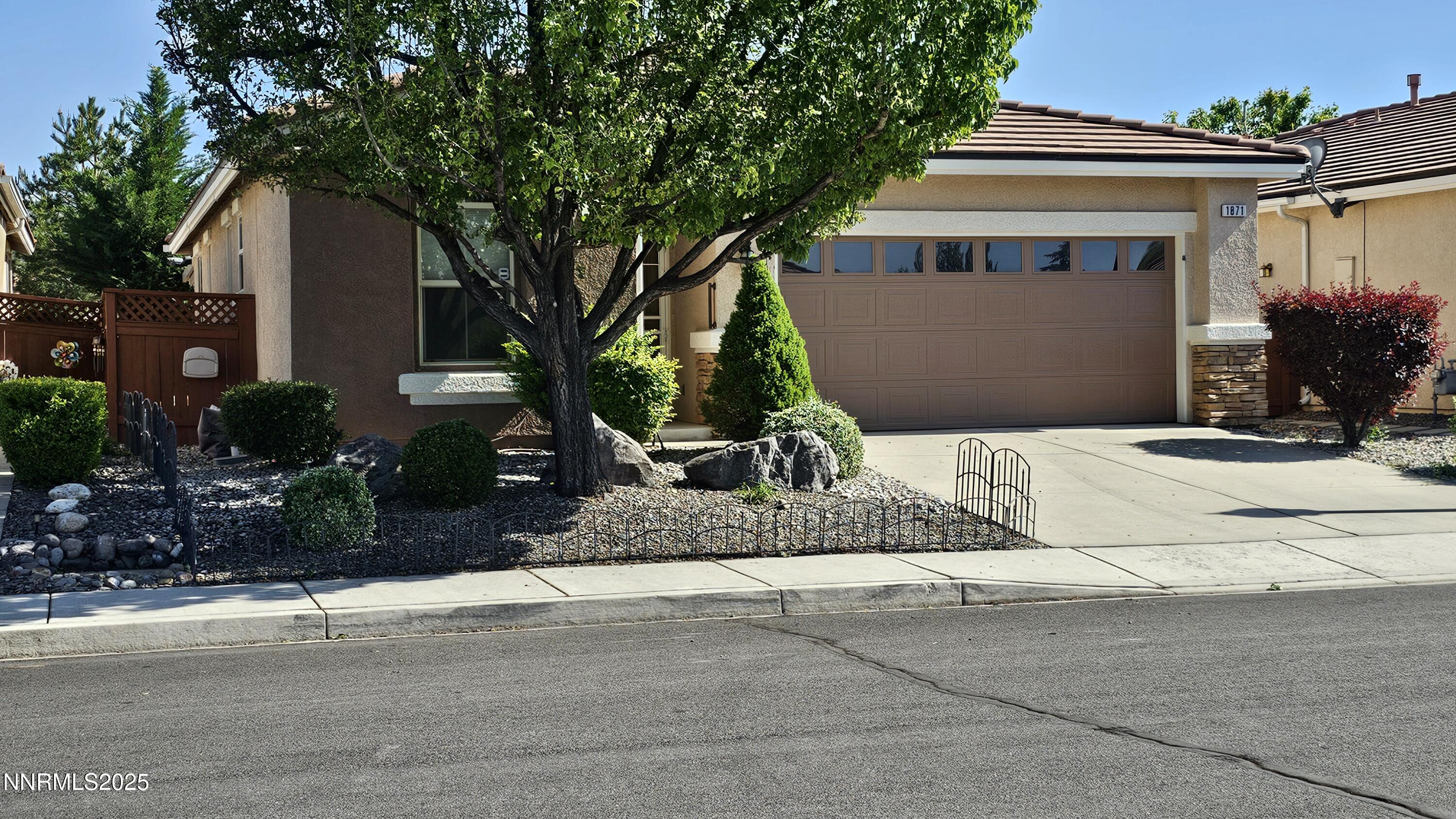 1871 Cosenza Drive Property Photo 1