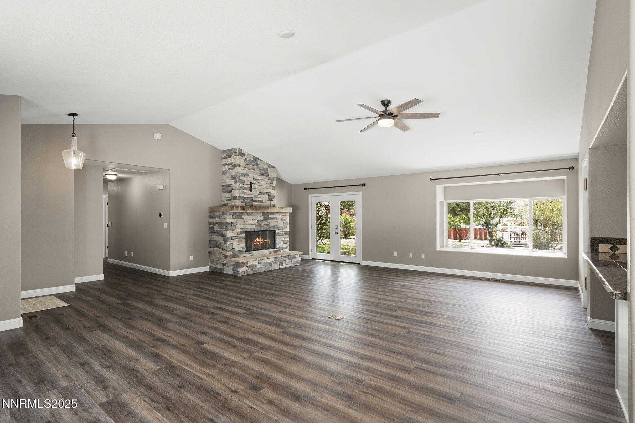 15 Sunlit Court Property Photo 9