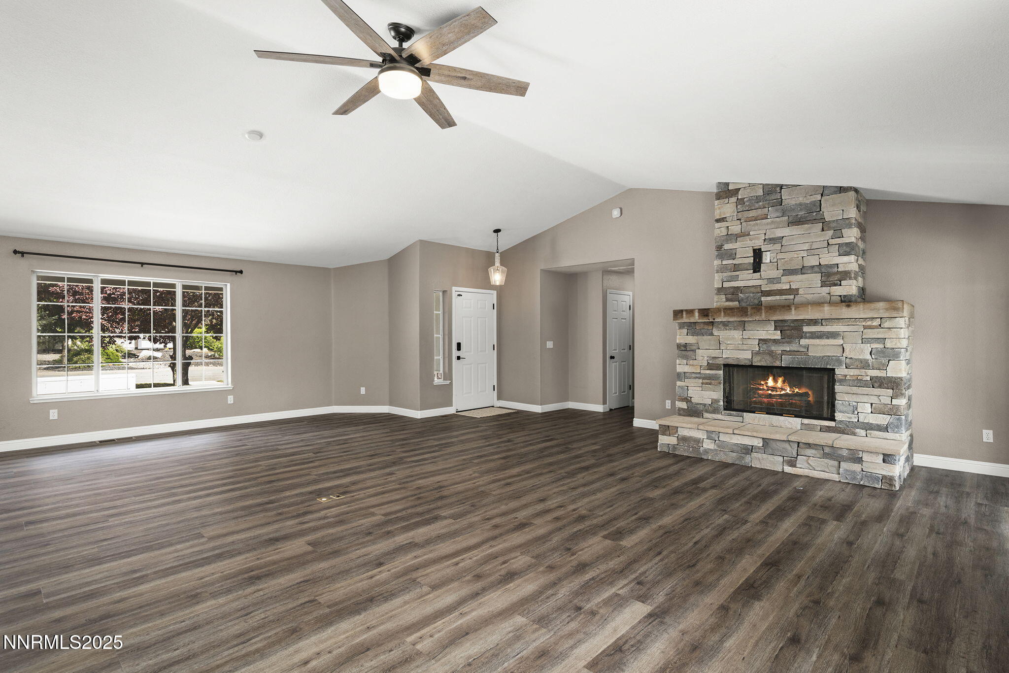 15 Sunlit Court Property Photo 10
