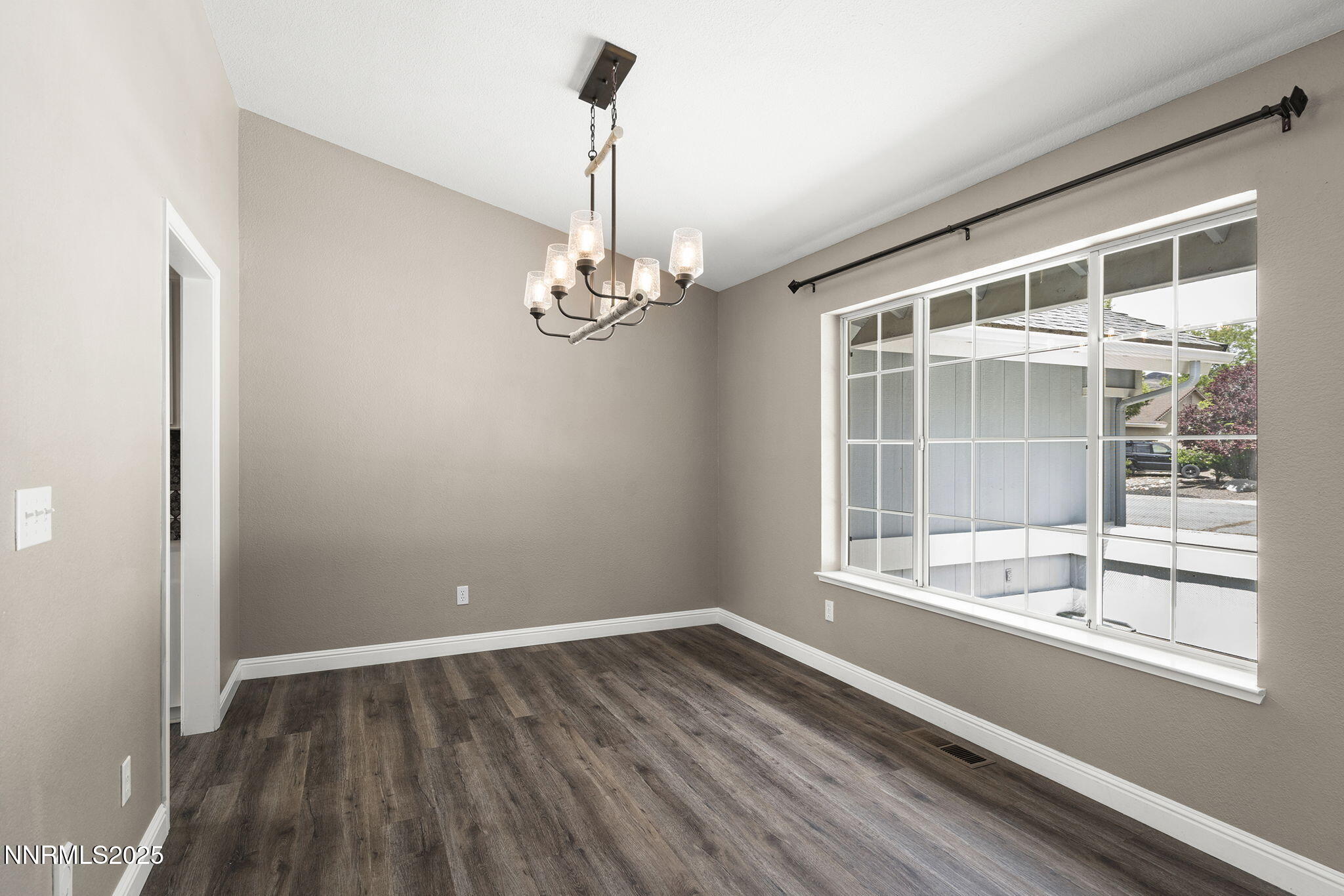 15 Sunlit Court Property Photo 13