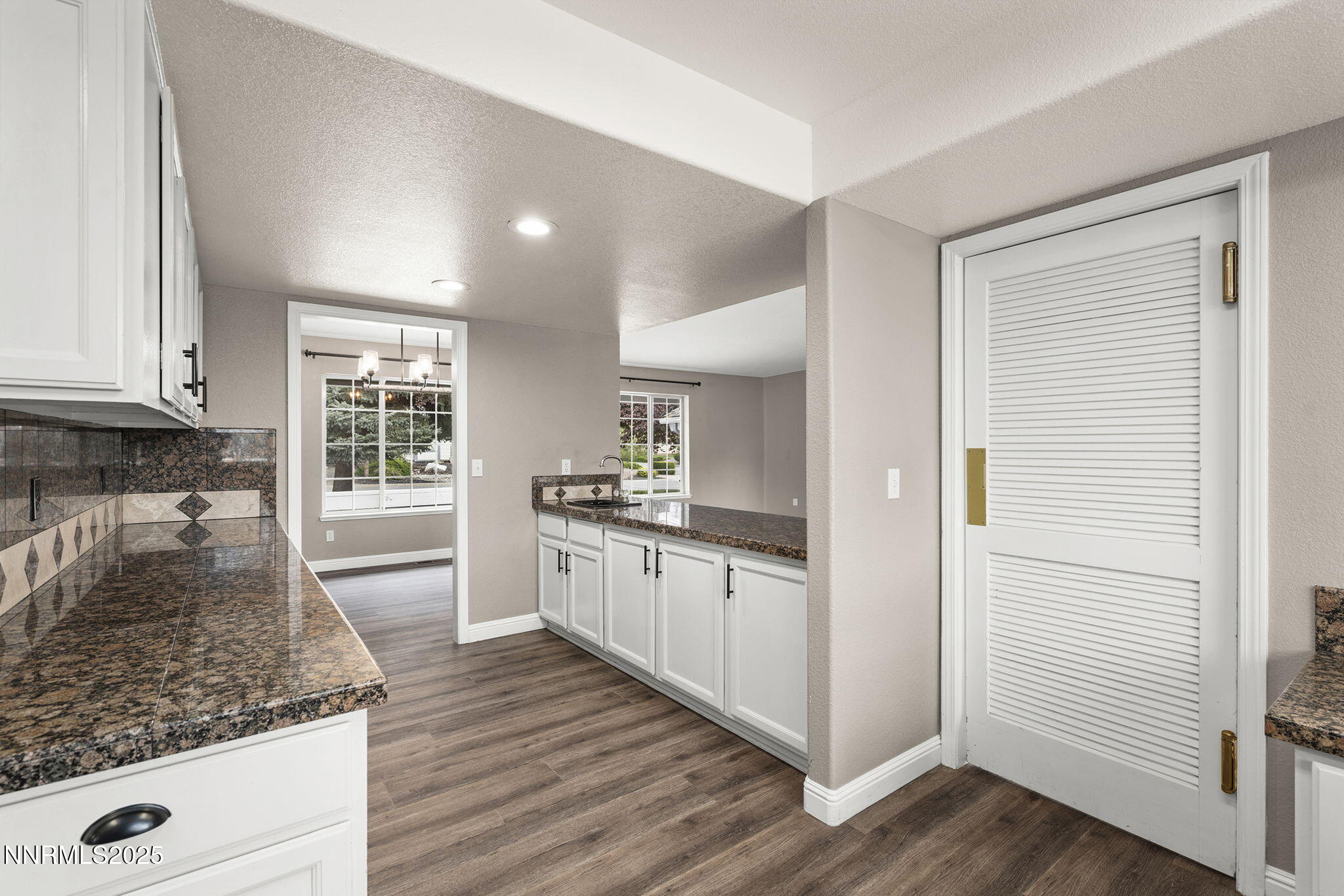 15 Sunlit Court Property Photo 16
