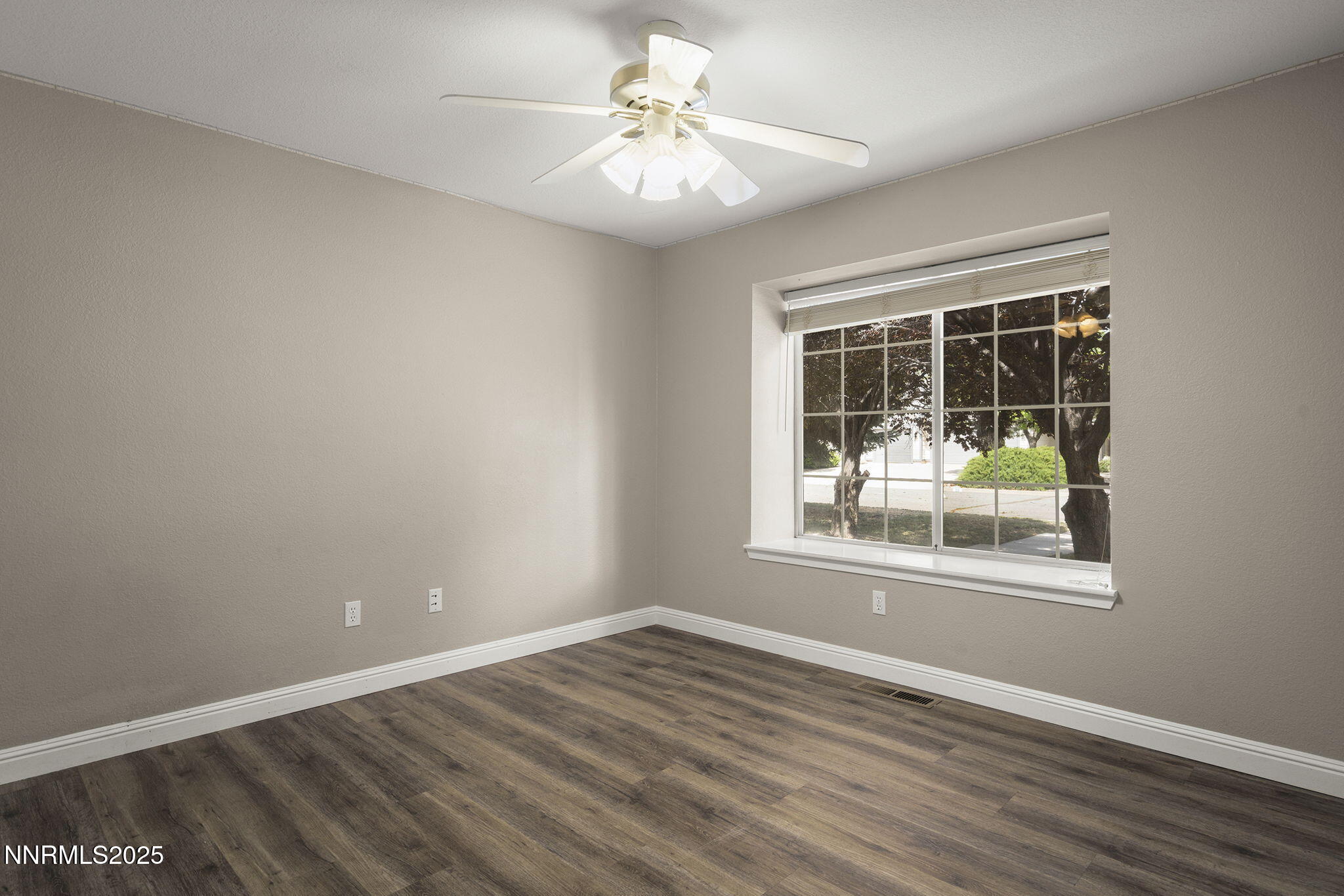 15 Sunlit Court Property Photo 25
