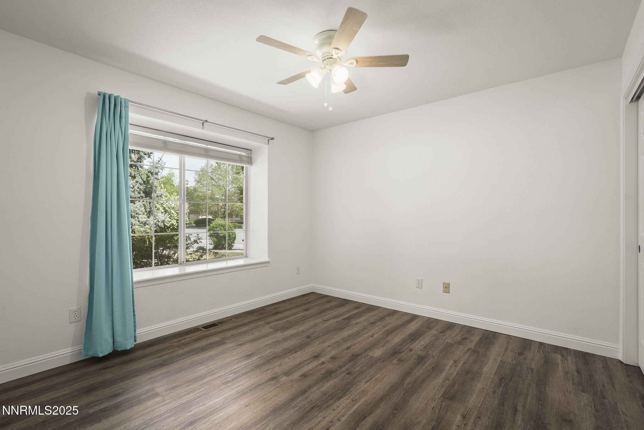 15 Sunlit Court Property Photo 27