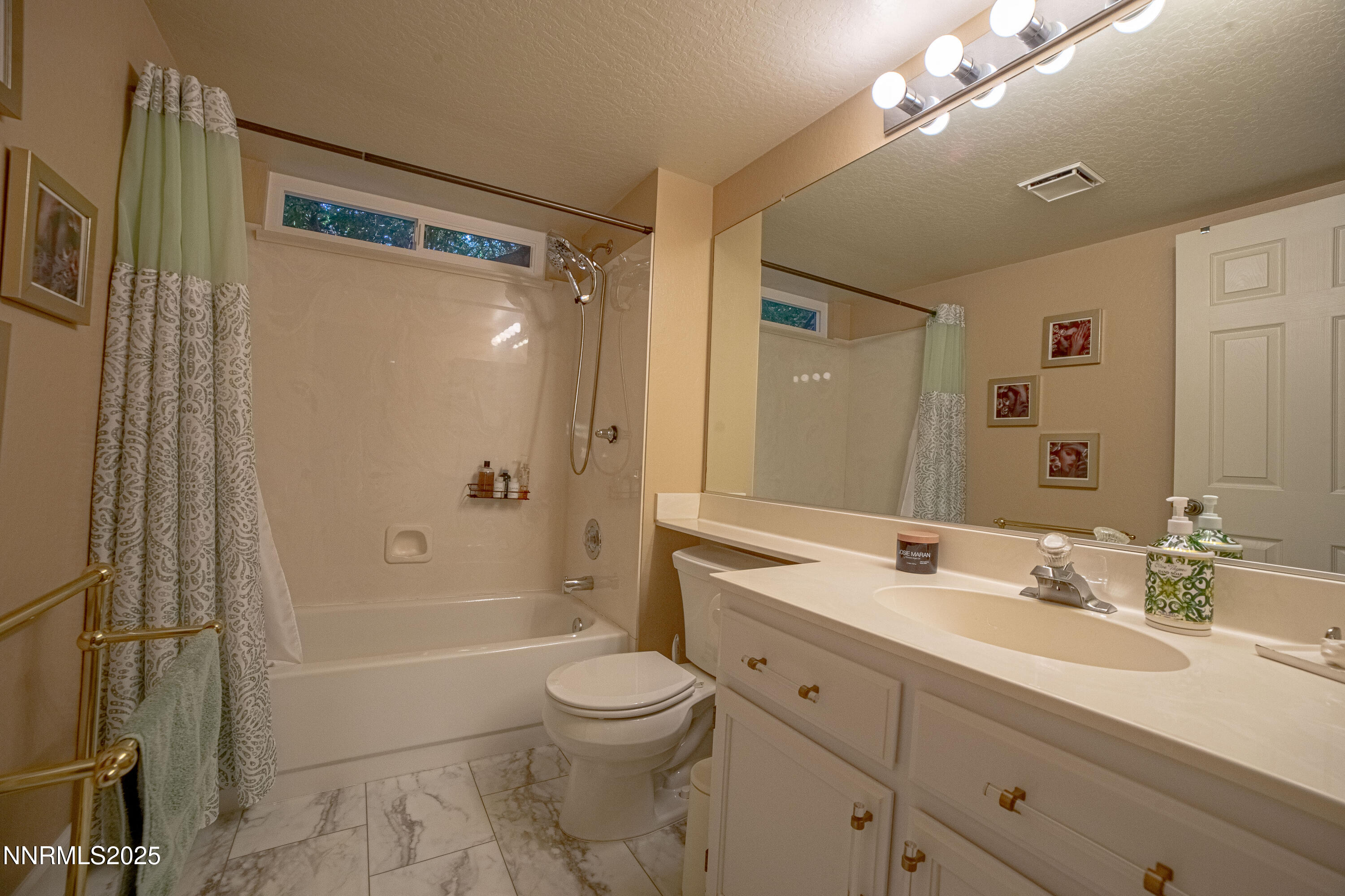 4355 Roundstone Drive Property Photo 11