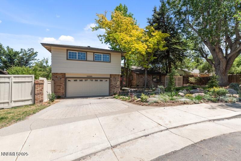 2080 Del Rio Lane Property Photo 4