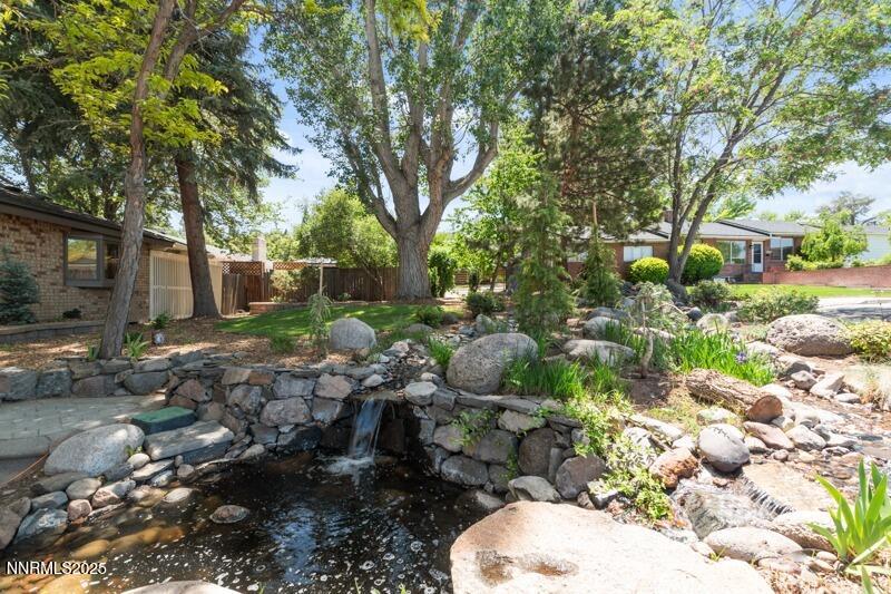 2080 Del Rio Lane Property Photo 5