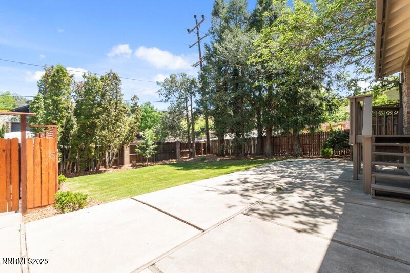 2080 Del Rio Lane Property Photo 29