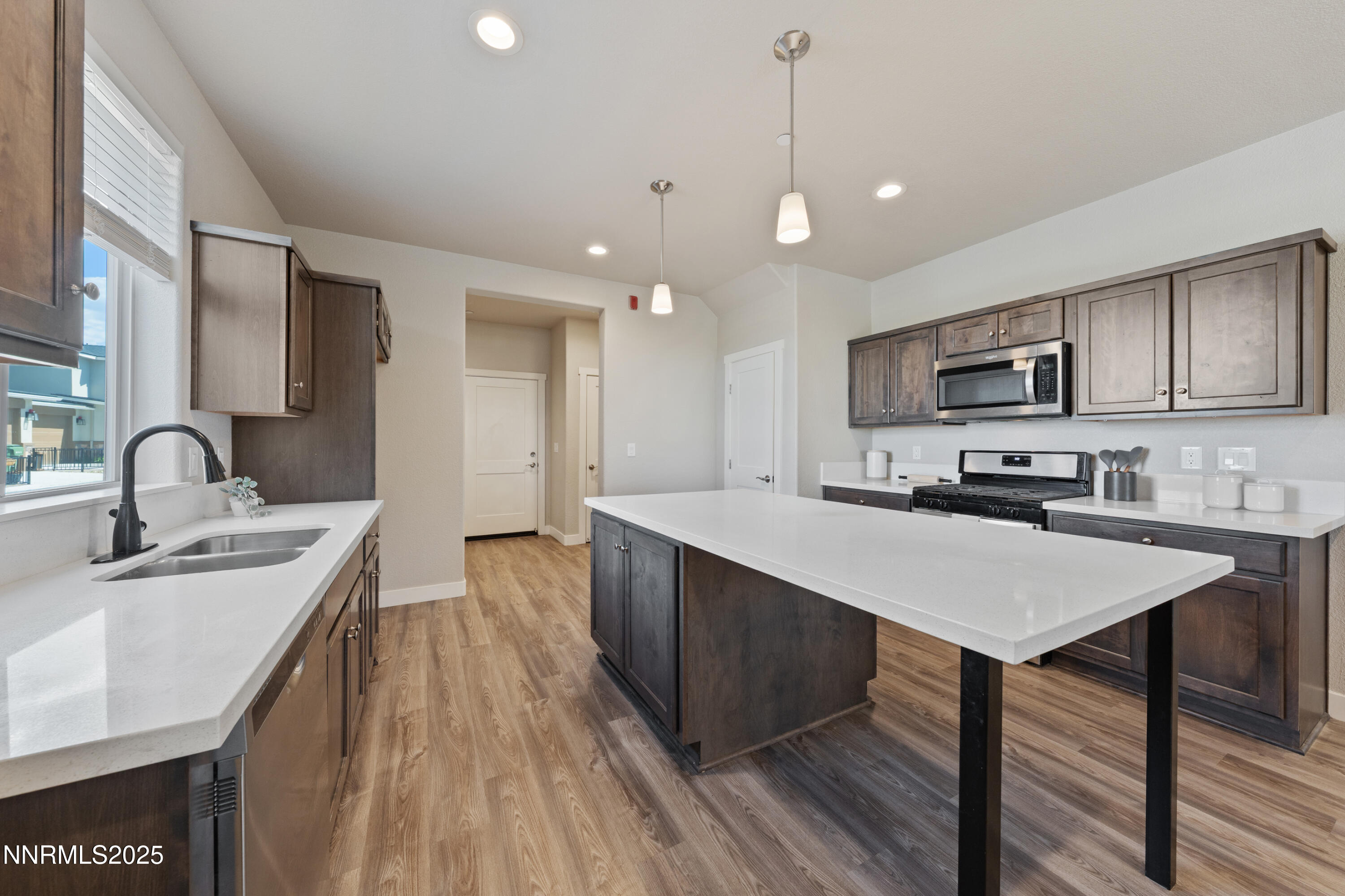 1170 Montevideo Circle Property Photo 1