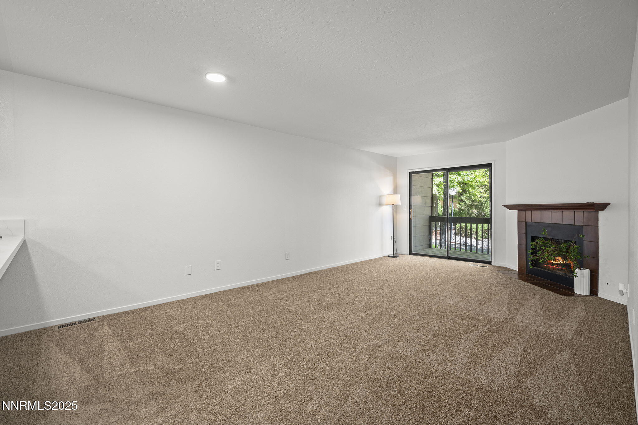 2976 Tierra Verde W Property Photo 6