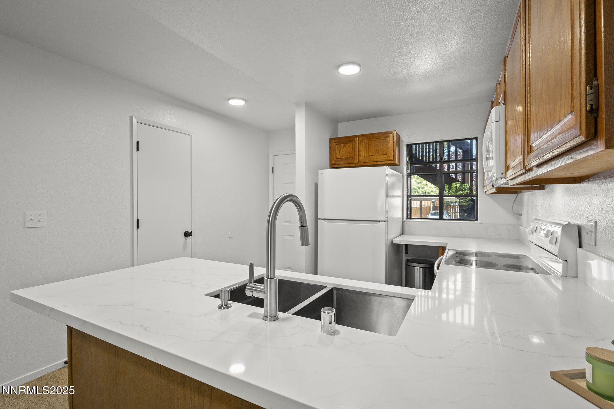 2976 Tierra Verde W Property Photo 10