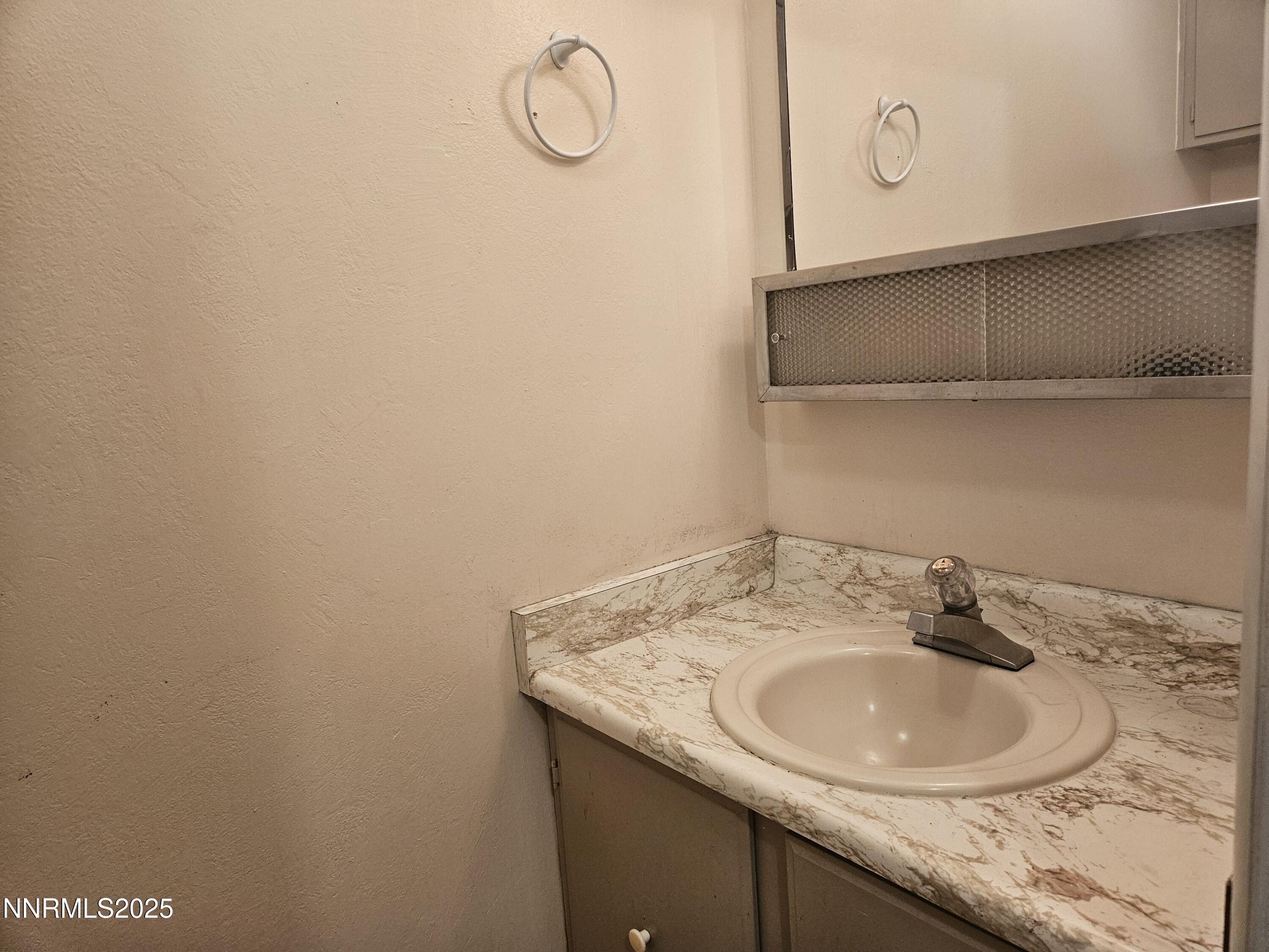 277 Smithridge Park Property Photo 7