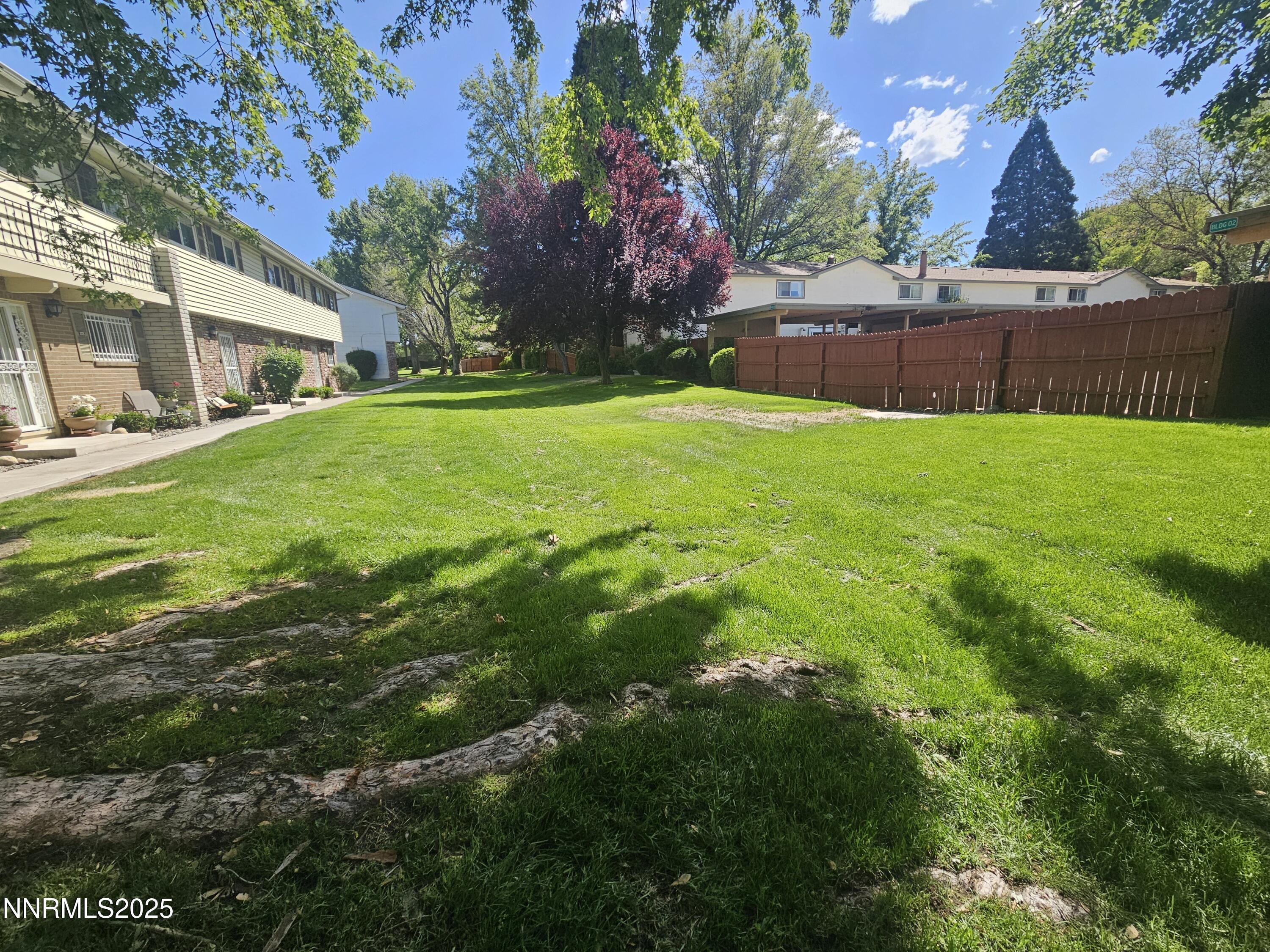 277 Smithridge Park Property Photo 23