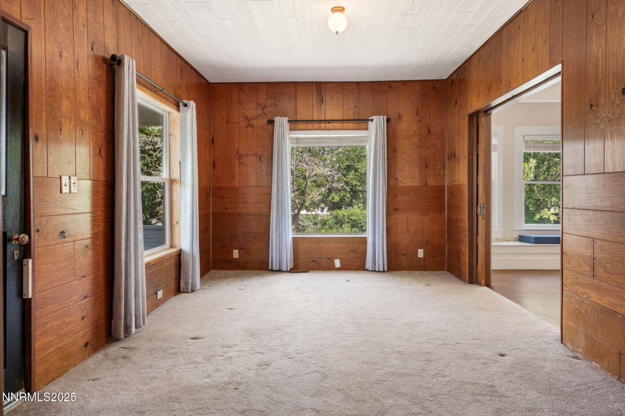 1185 Truckee Lane Property Photo 5