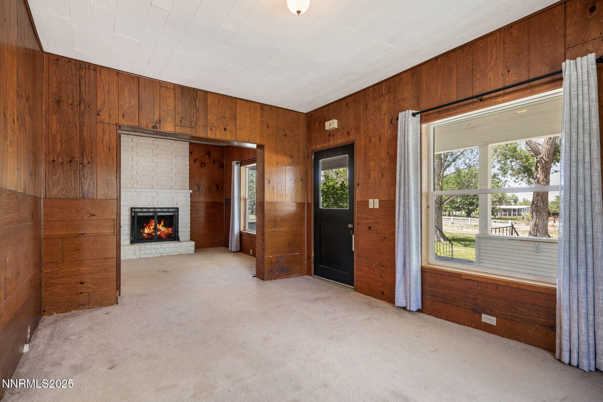 1185 Truckee Lane Property Photo 6