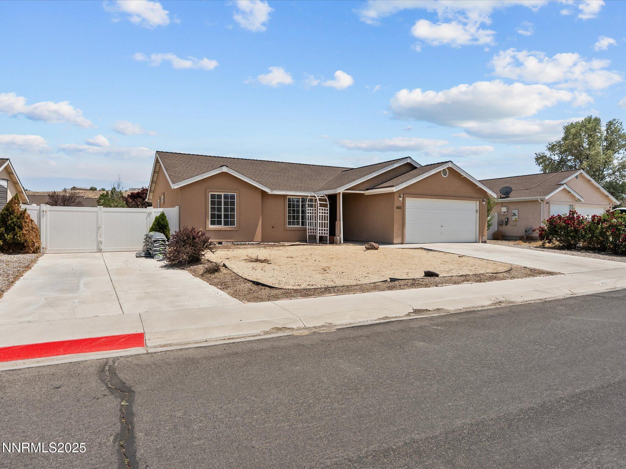 1463 Grey Bluffs Drive Property Photo 4