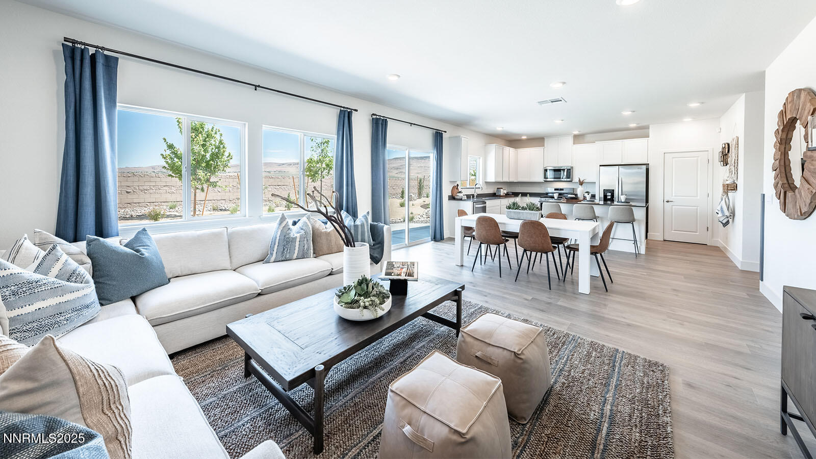 700 Silver Canoe Court Property Photo 4