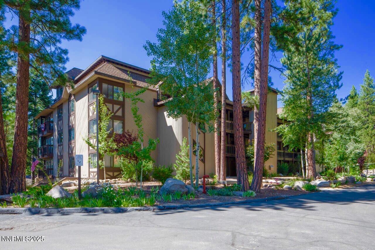 333 Ski Way Property Photo 2
