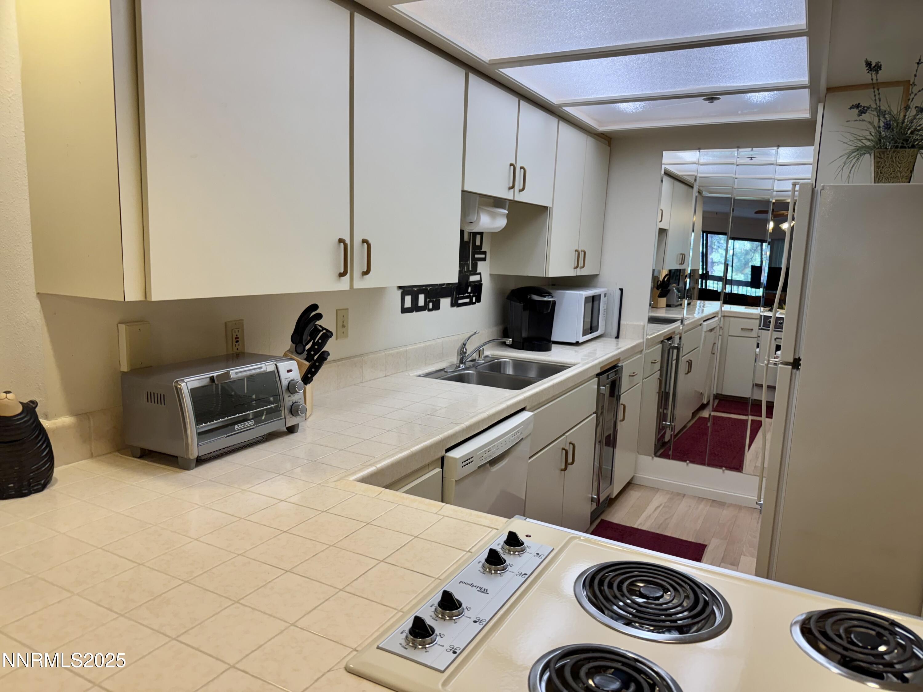 333 Ski Way Property Photo 5
