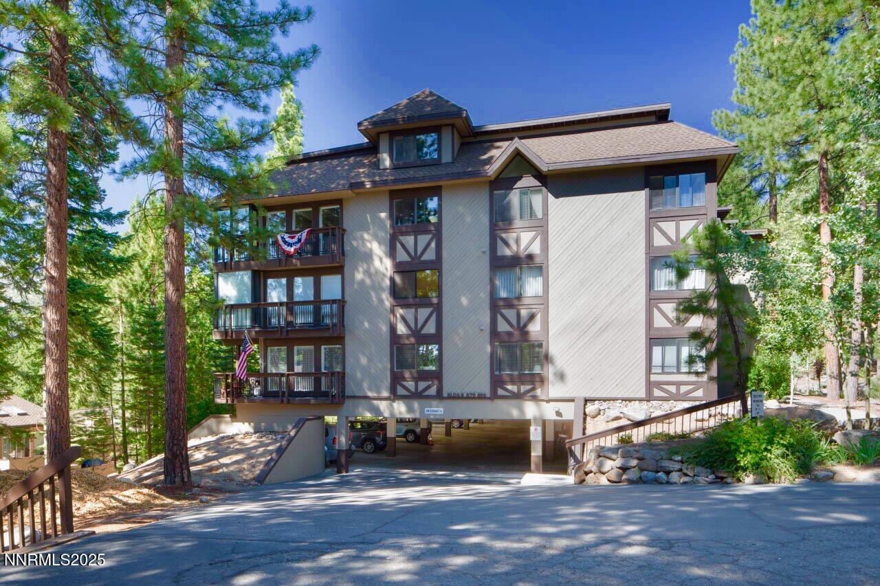 333 Ski Way Property Photo 15