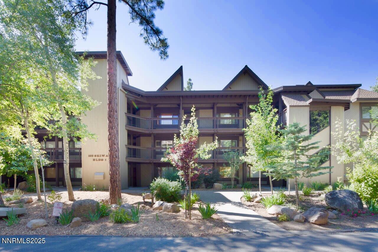333 Ski Way Property Photo 16