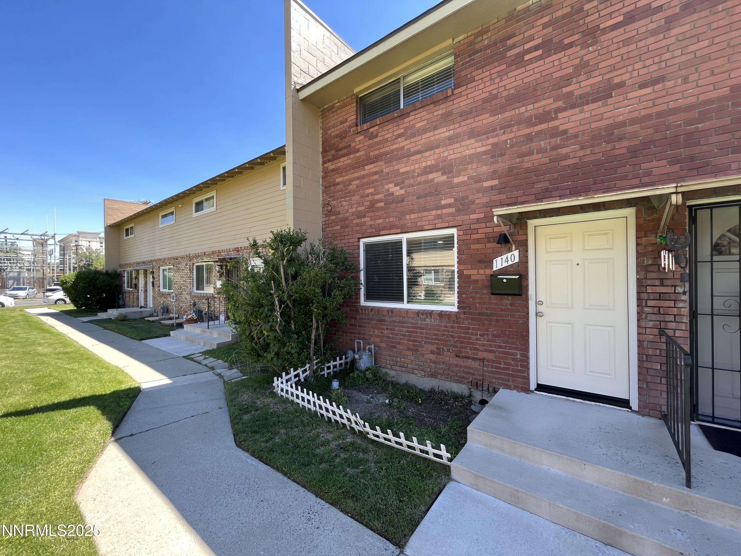 1140 S Curry Street Property Photo 1