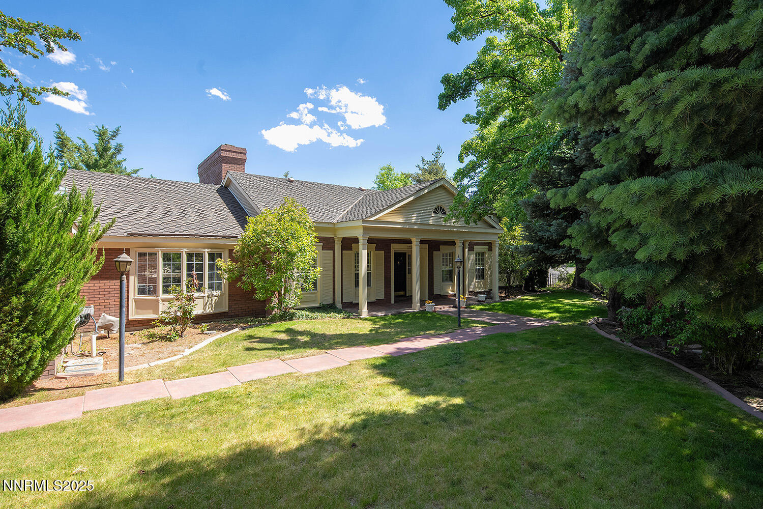 2330 Crows Nest Parkway Property Photo 1