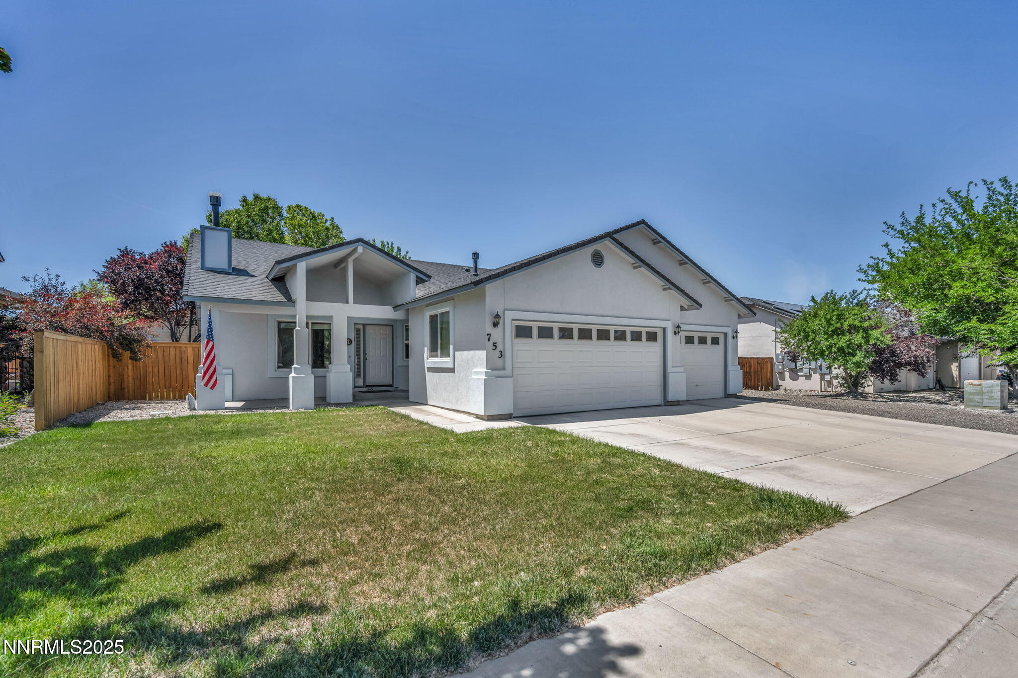 753 Divot Drive Property Photo 1