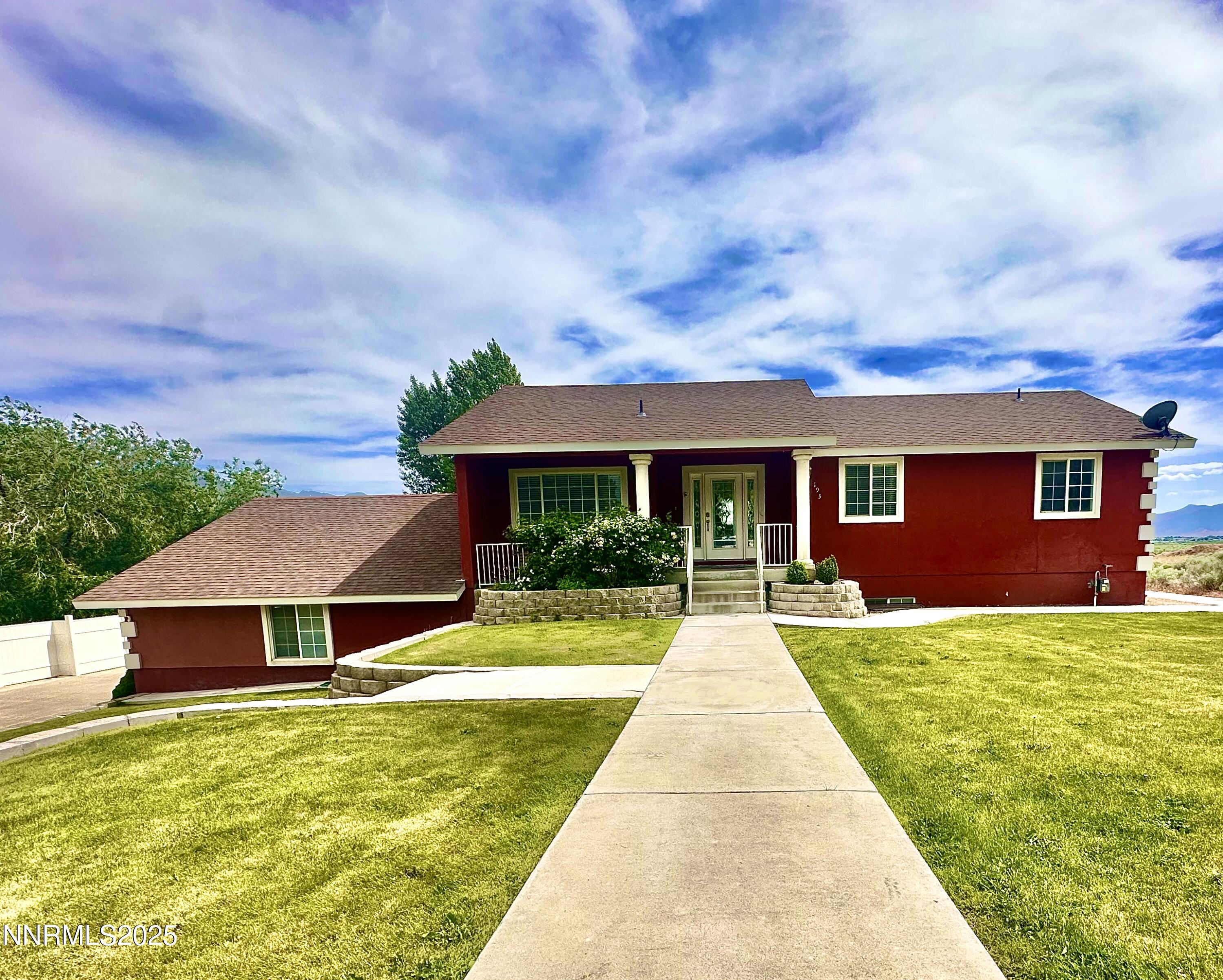 193 Maple Avenue Property Photo 1