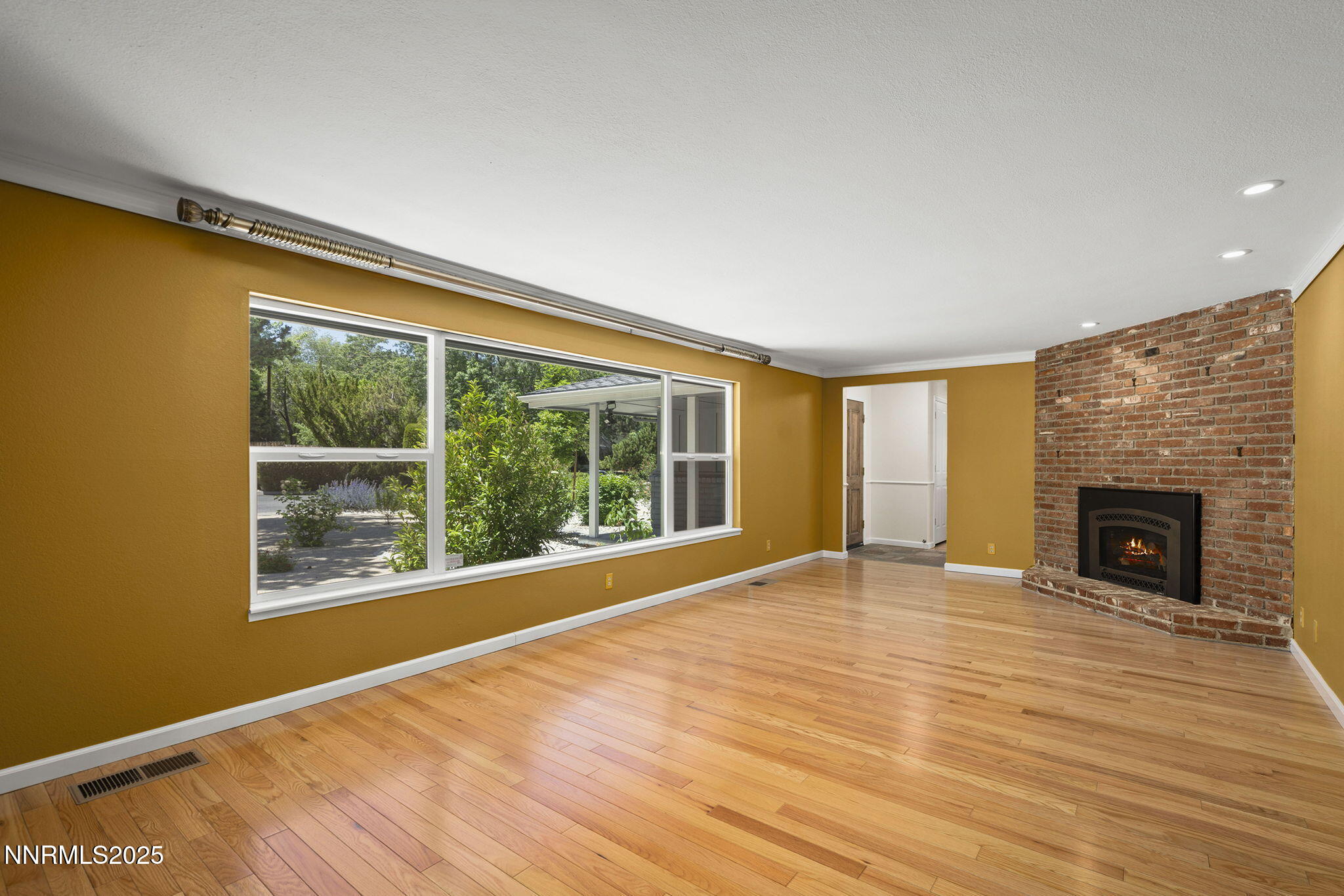 2645 Monterey Circle Property Photo 4