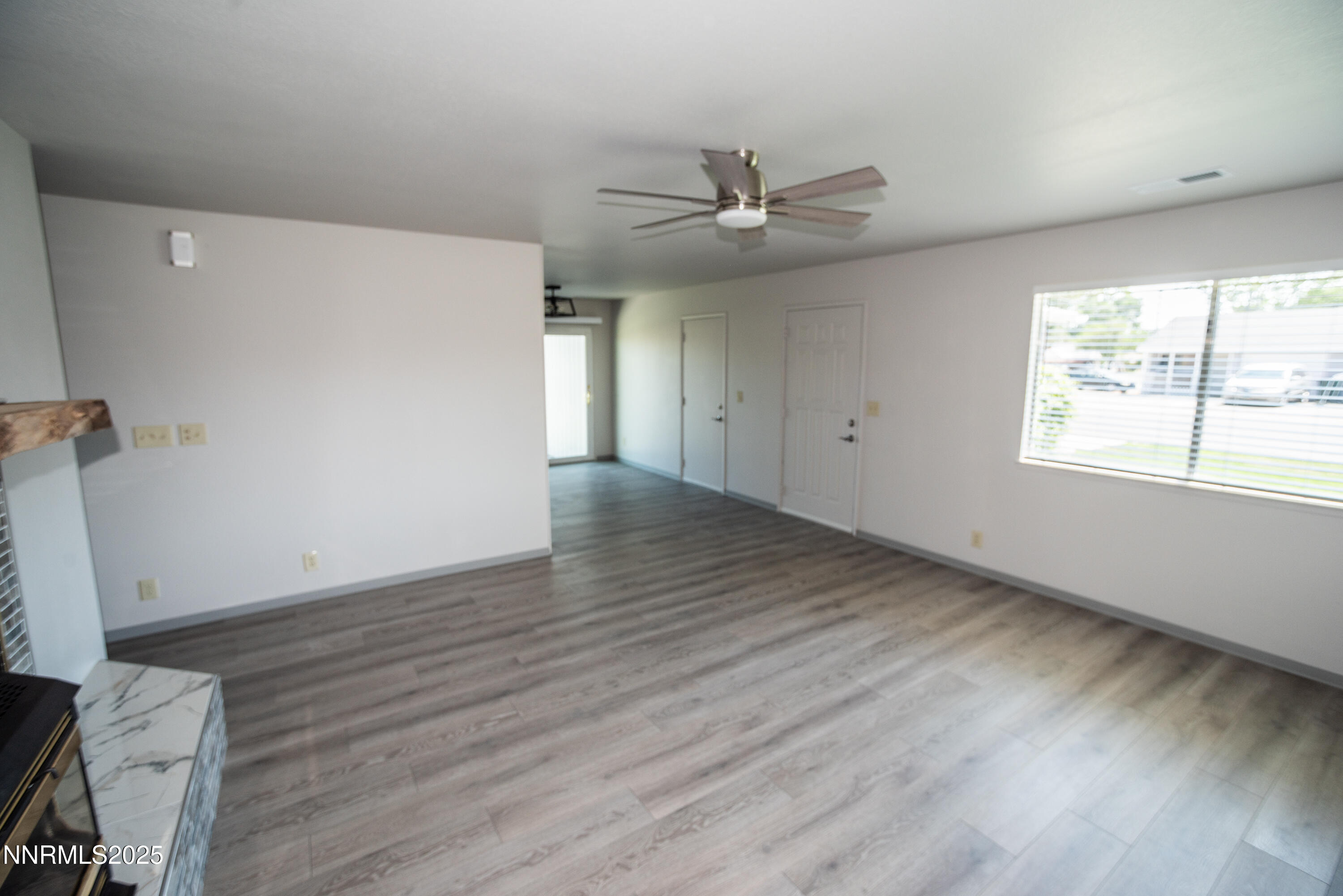 231 N Whitacre Street Property Photo 4