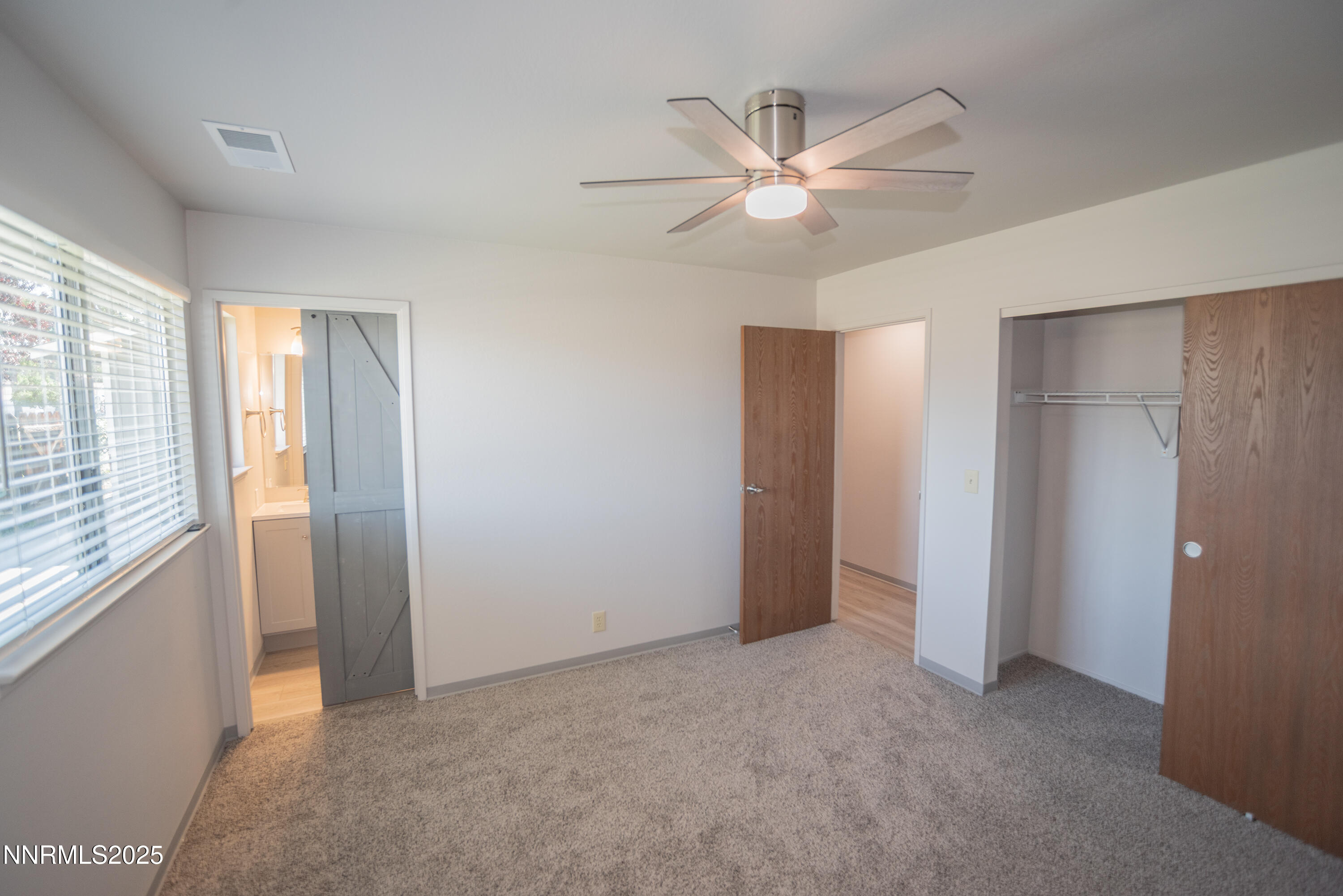 231 N Whitacre Street Property Photo 8