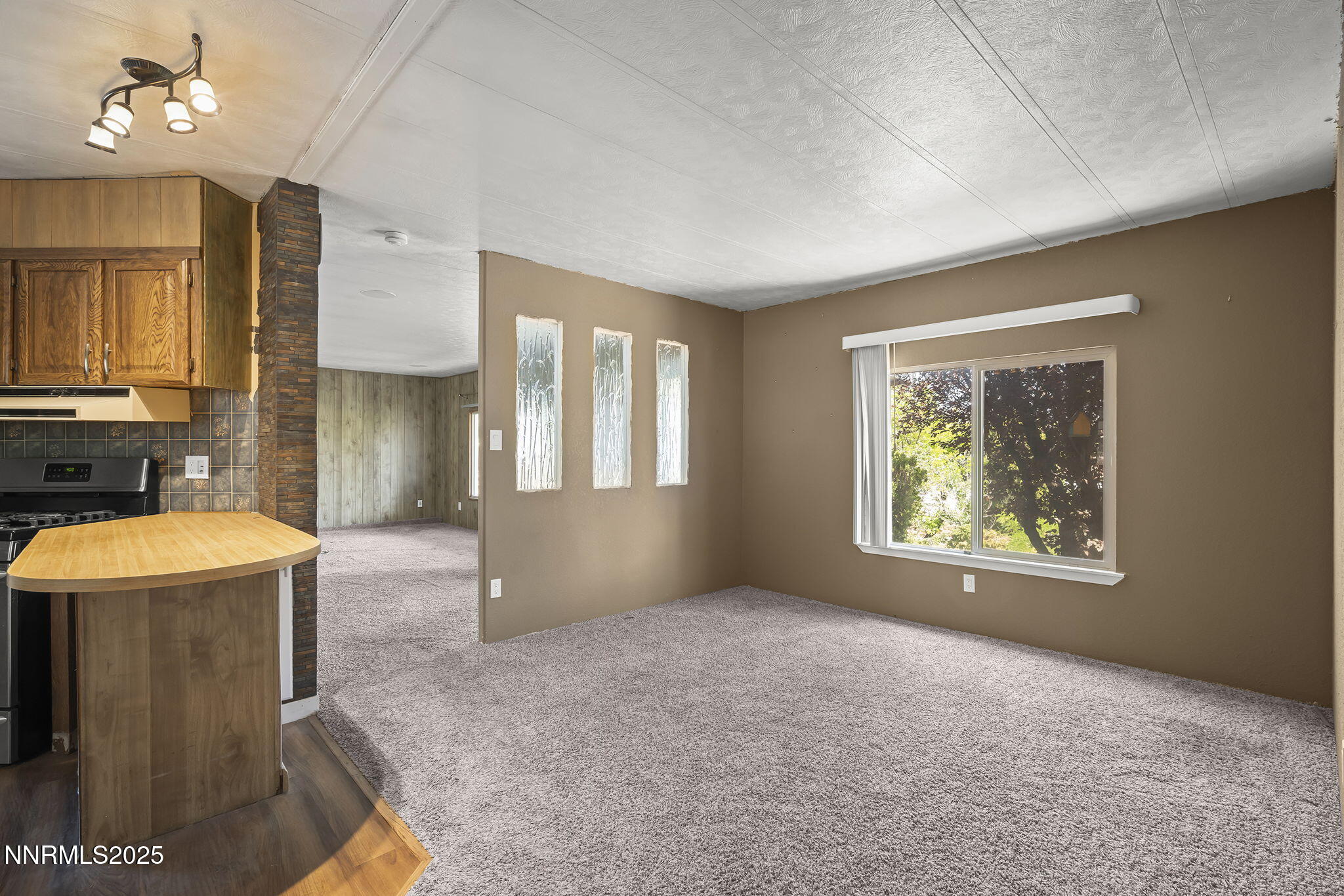 4658 Maynard Way Property Photo 5