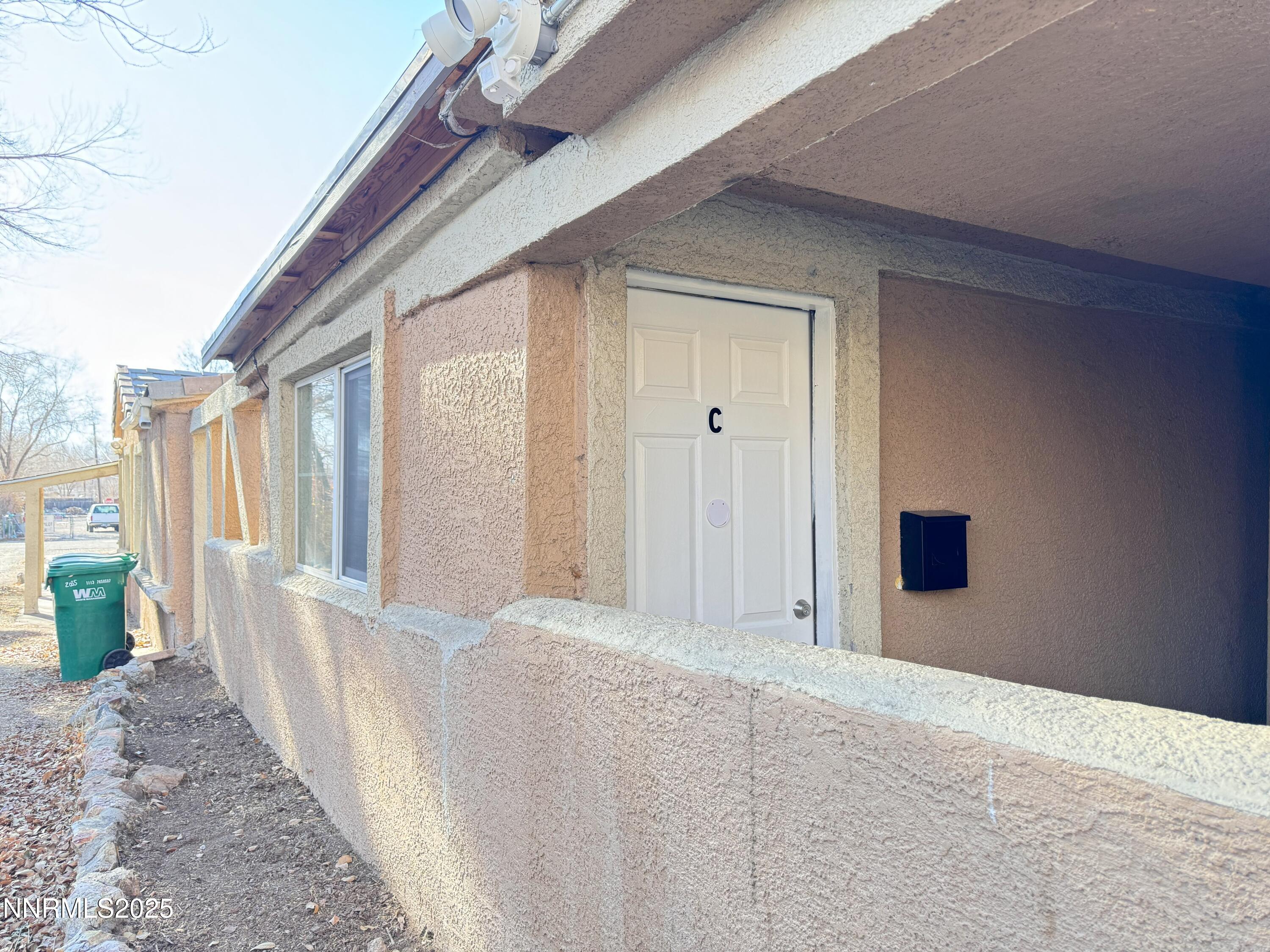 2065 1/2 Whitfield Way Property Photo 1