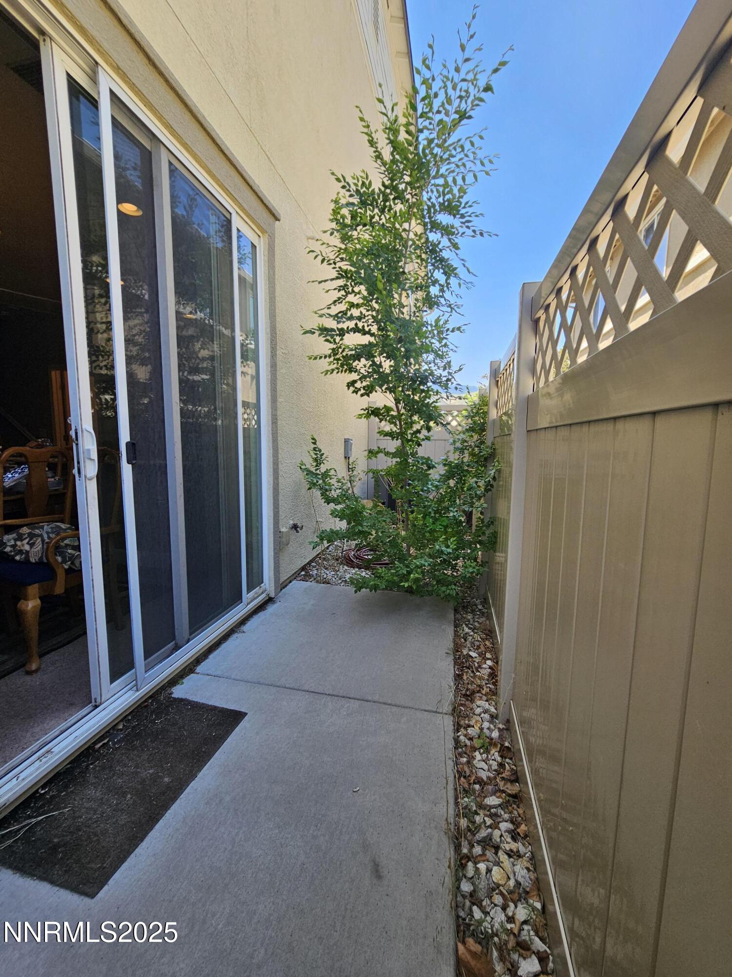 1242 Figuero Way Property Photo 9