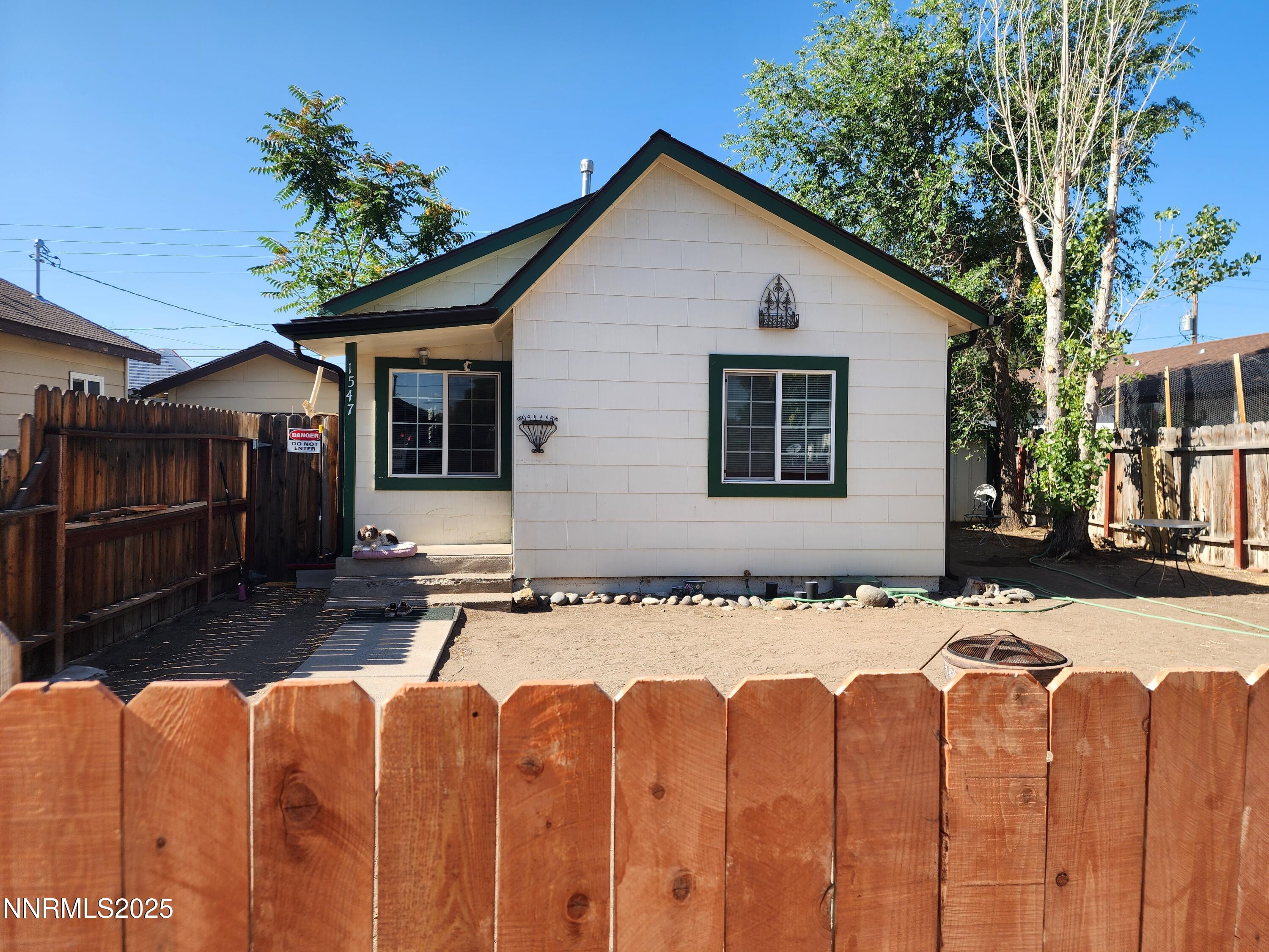 1547 H Street Property Photo 1