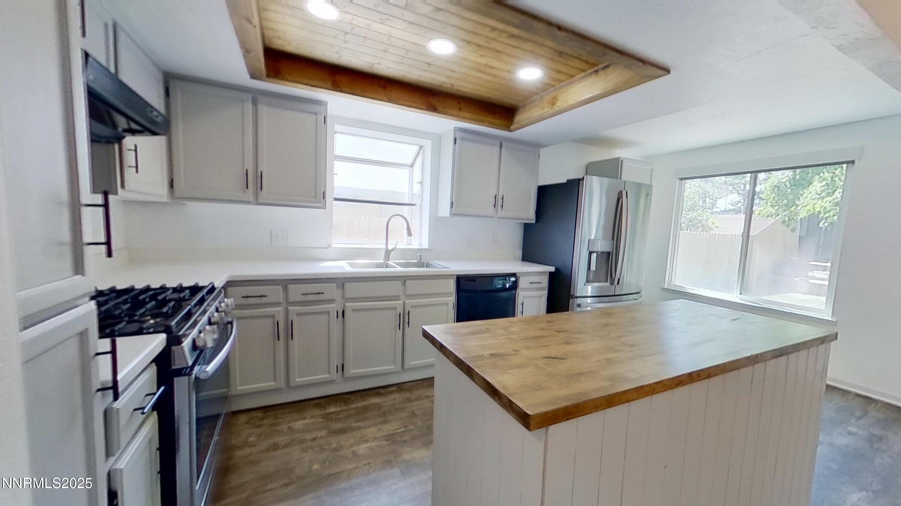 6042 Walnut Creek Road Property Photo 1