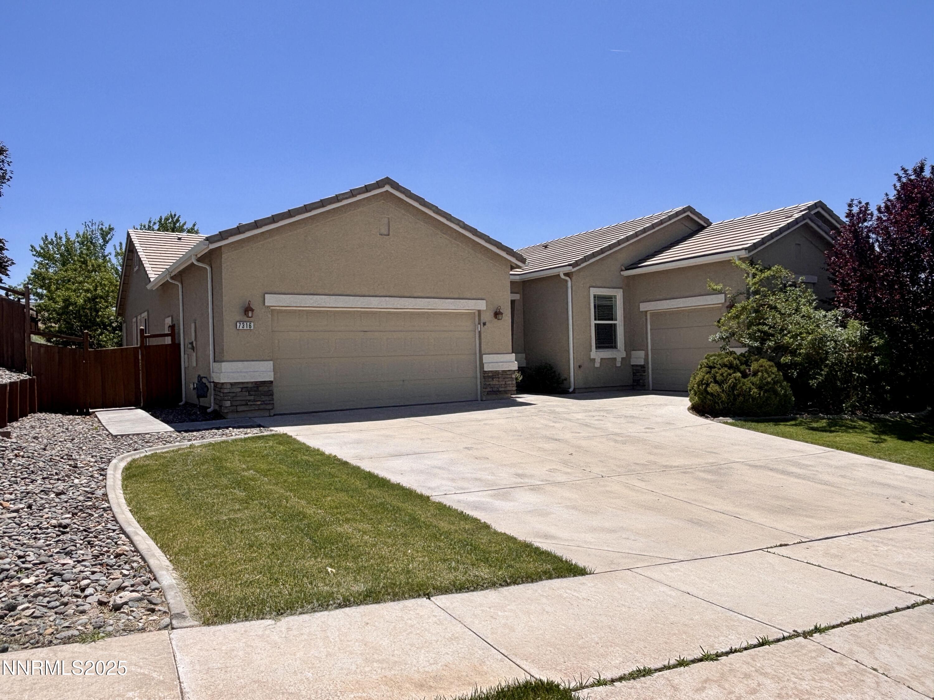 7316 Lacerta Drive Property Photo 1