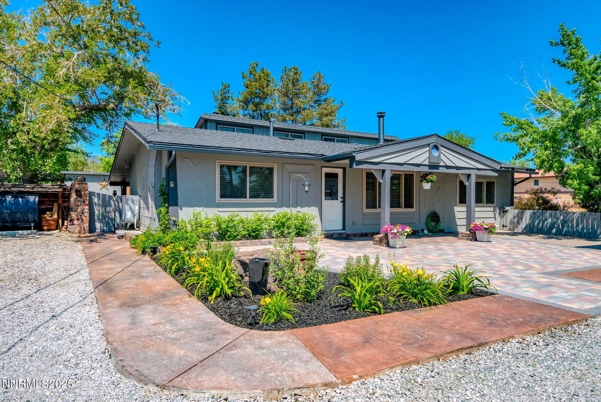12245 Spruce Lane Property Photo 4
