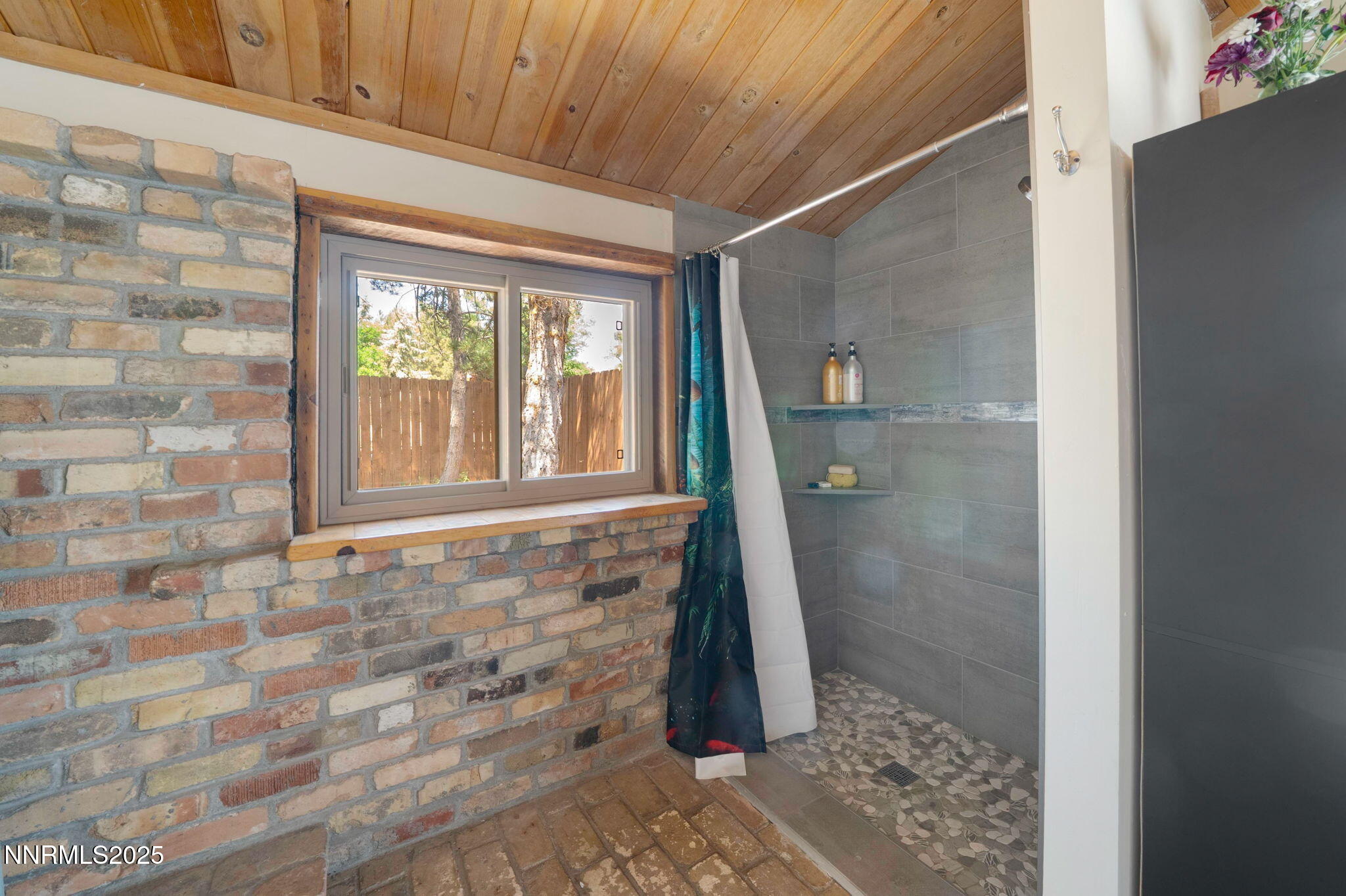 12245 Spruce Lane Property Photo 17