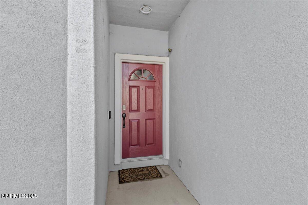 6595 Geranium Way Property Photo 5
