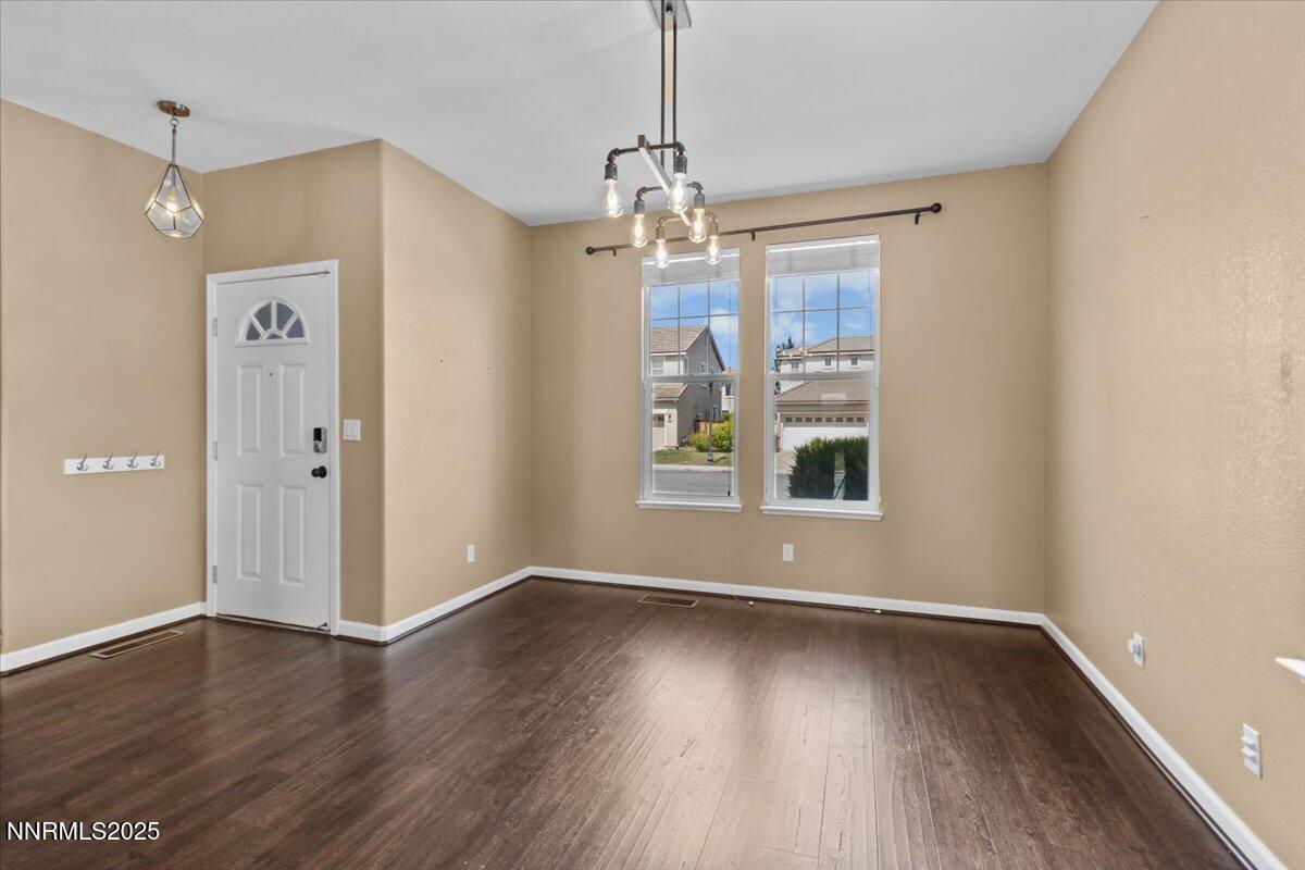 6595 Geranium Way Property Photo 7