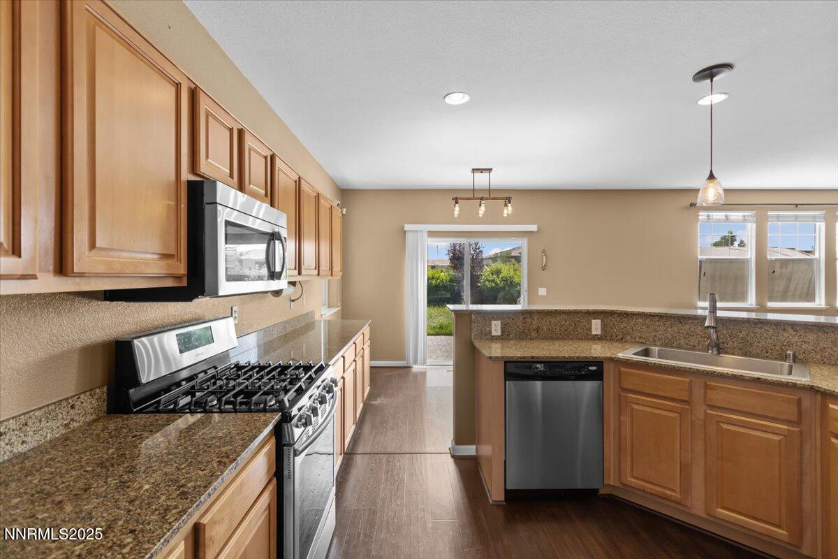 6595 Geranium Way Property Photo 9