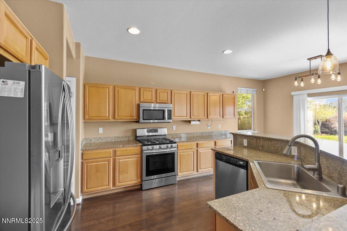 6595 Geranium Way Property Photo 11