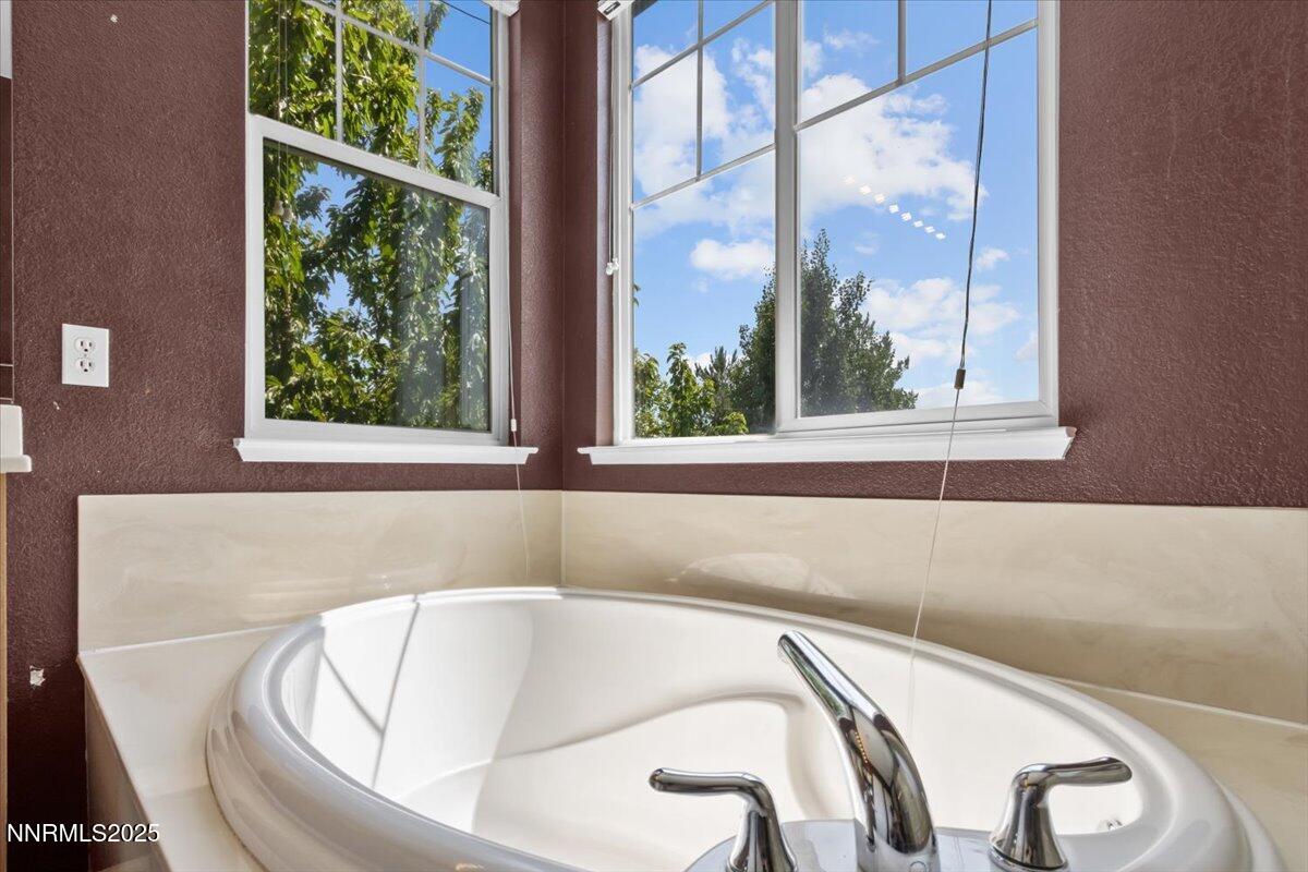 6595 Geranium Way Property Photo 24