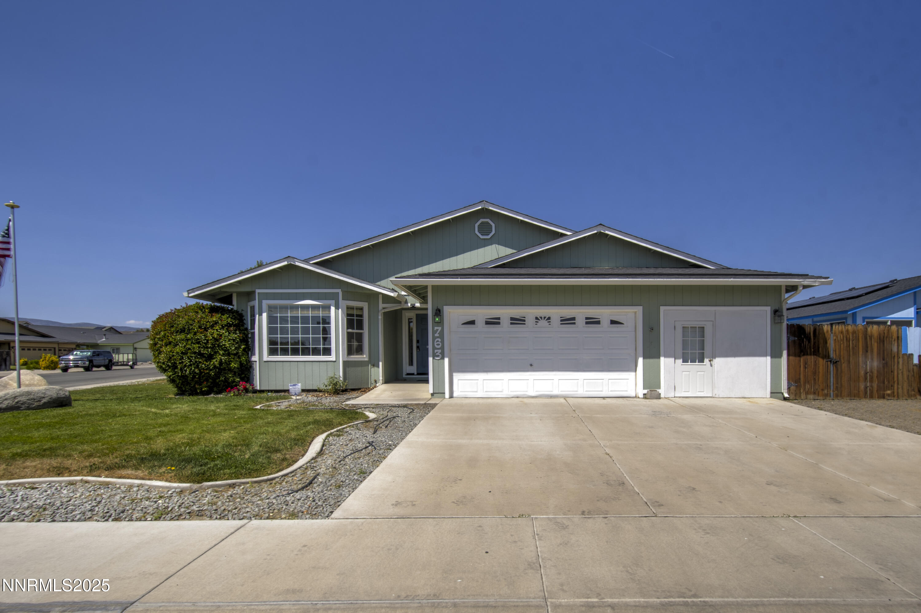 763 Canary Circle Property Photo 3