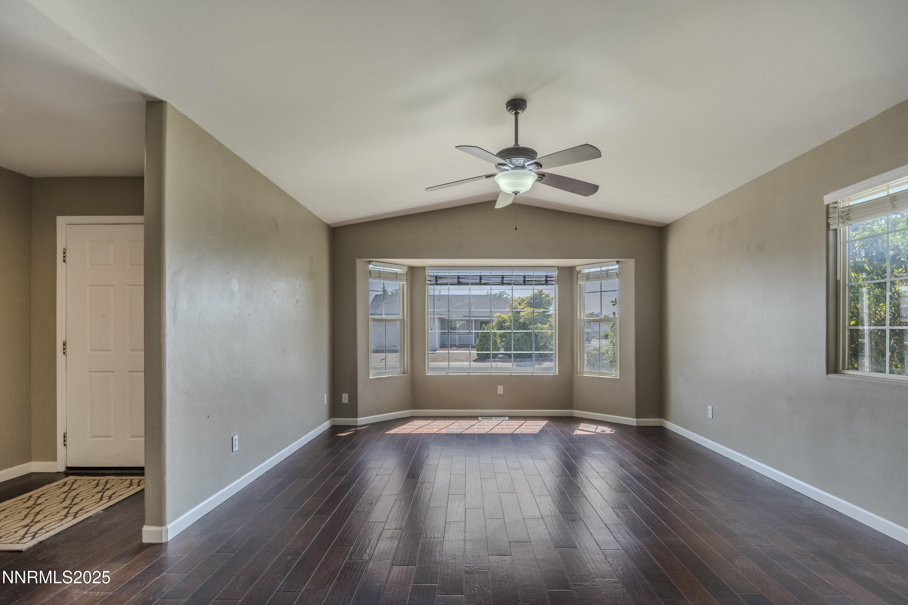 763 Canary Circle Property Photo 4