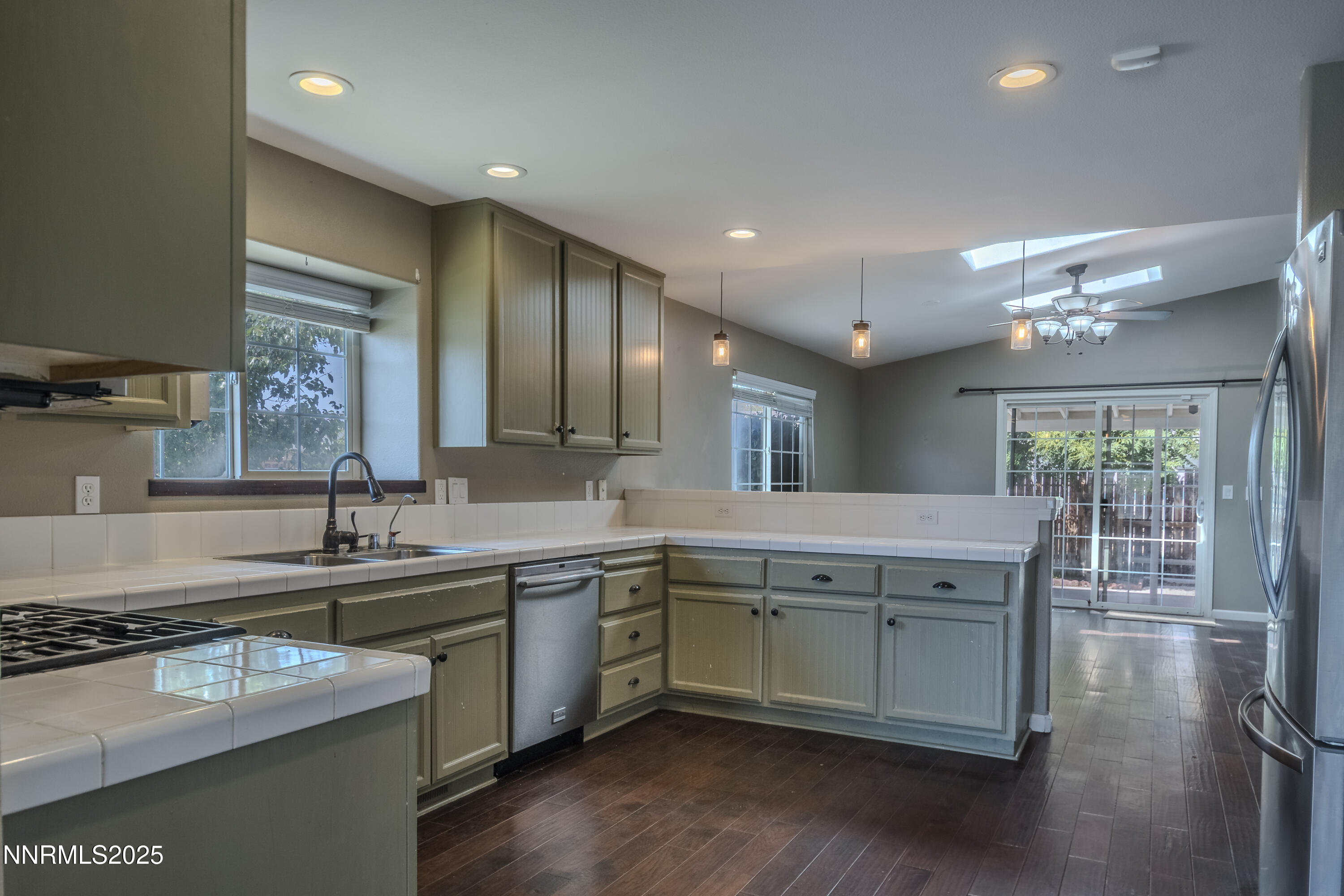 763 Canary Circle Property Photo 6